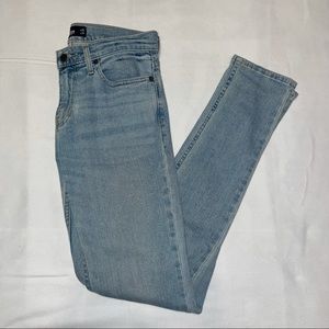 28x34 Hollister Skinny Jeans